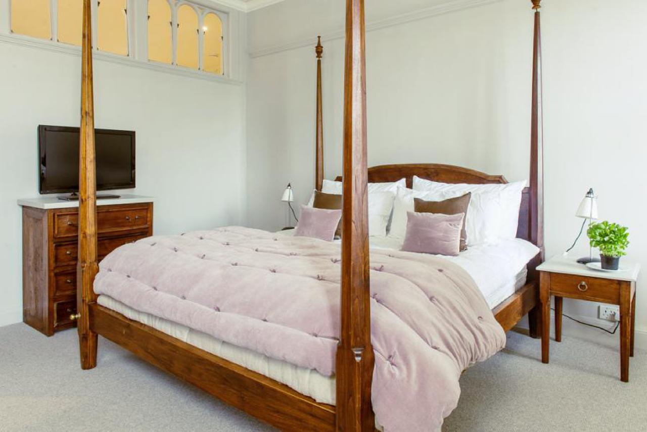 Ramsay Gardens - Grand 4-Bedroom Apartment Next To Castle Edinburgh Buitenkant foto
