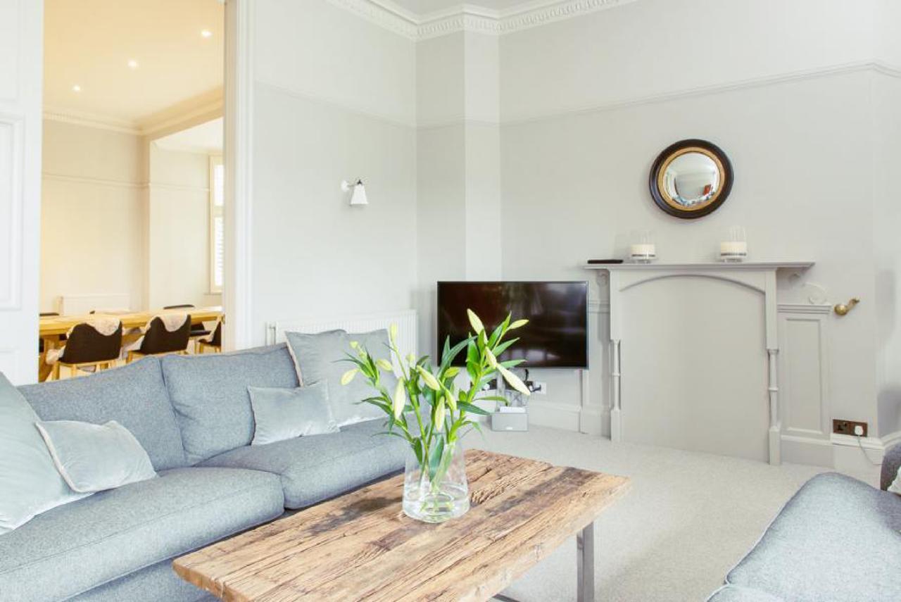 Ramsay Gardens - Grand 4-Bedroom Apartment Next To Castle Edinburgh Buitenkant foto