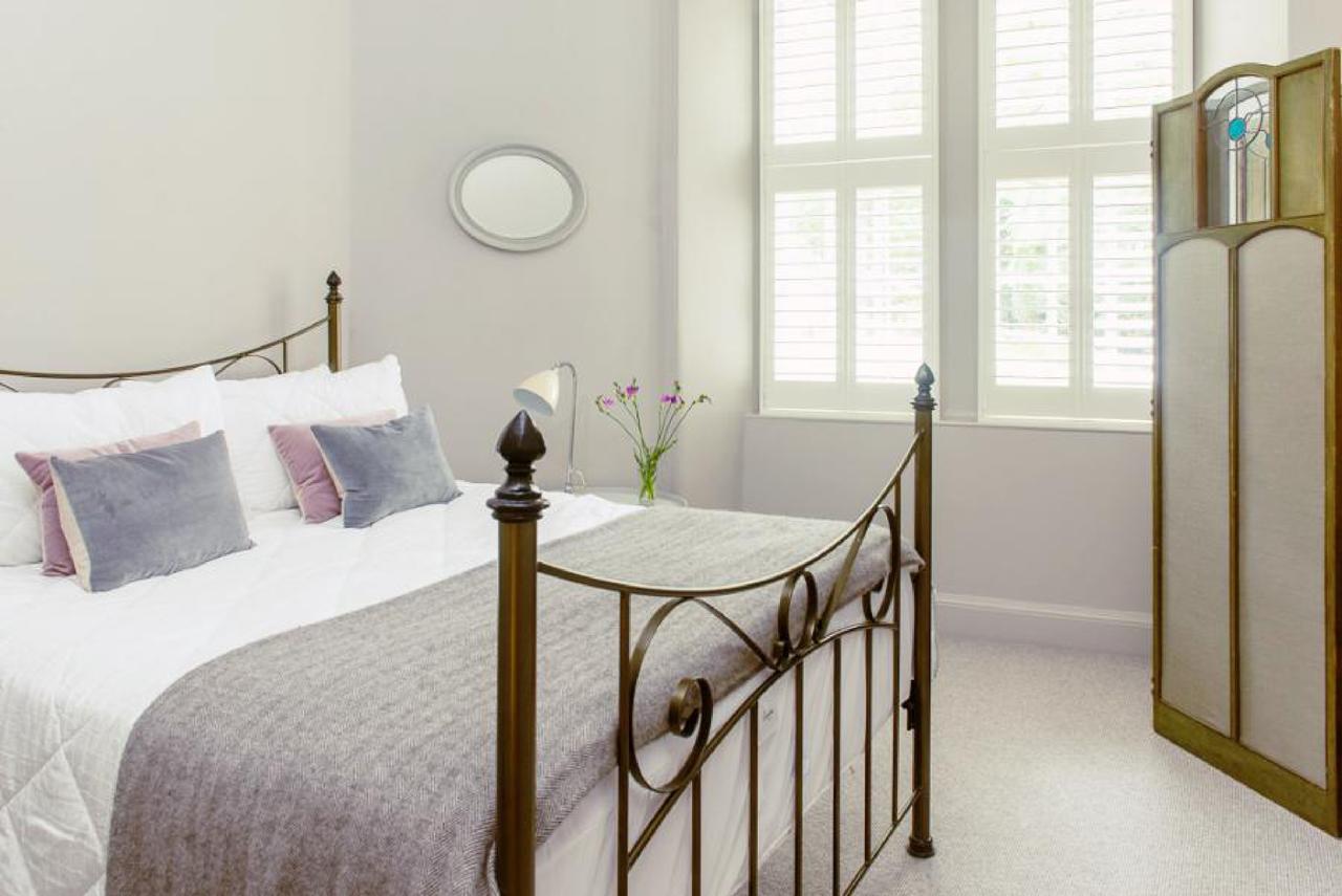 Ramsay Gardens - Grand 4-Bedroom Apartment Next To Castle Edinburgh Buitenkant foto